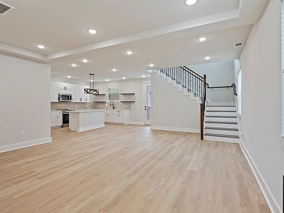 5th image of 7709 Avenue L