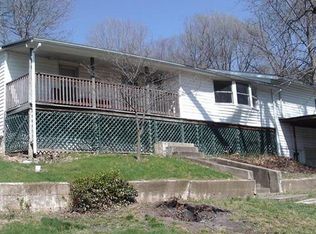 521 Douglas St, Louisiana, MO 63353