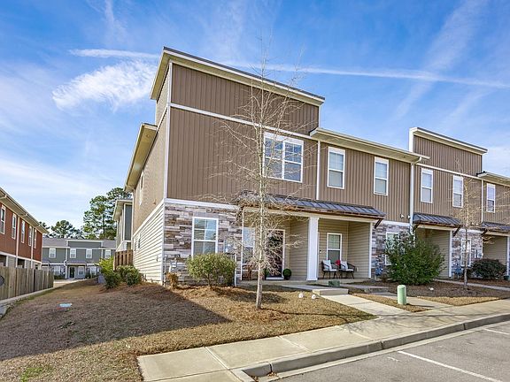 2nd image of 125 Hunters Grove Drive