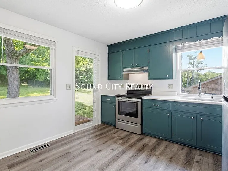 923B Oak Vale — Photo 10