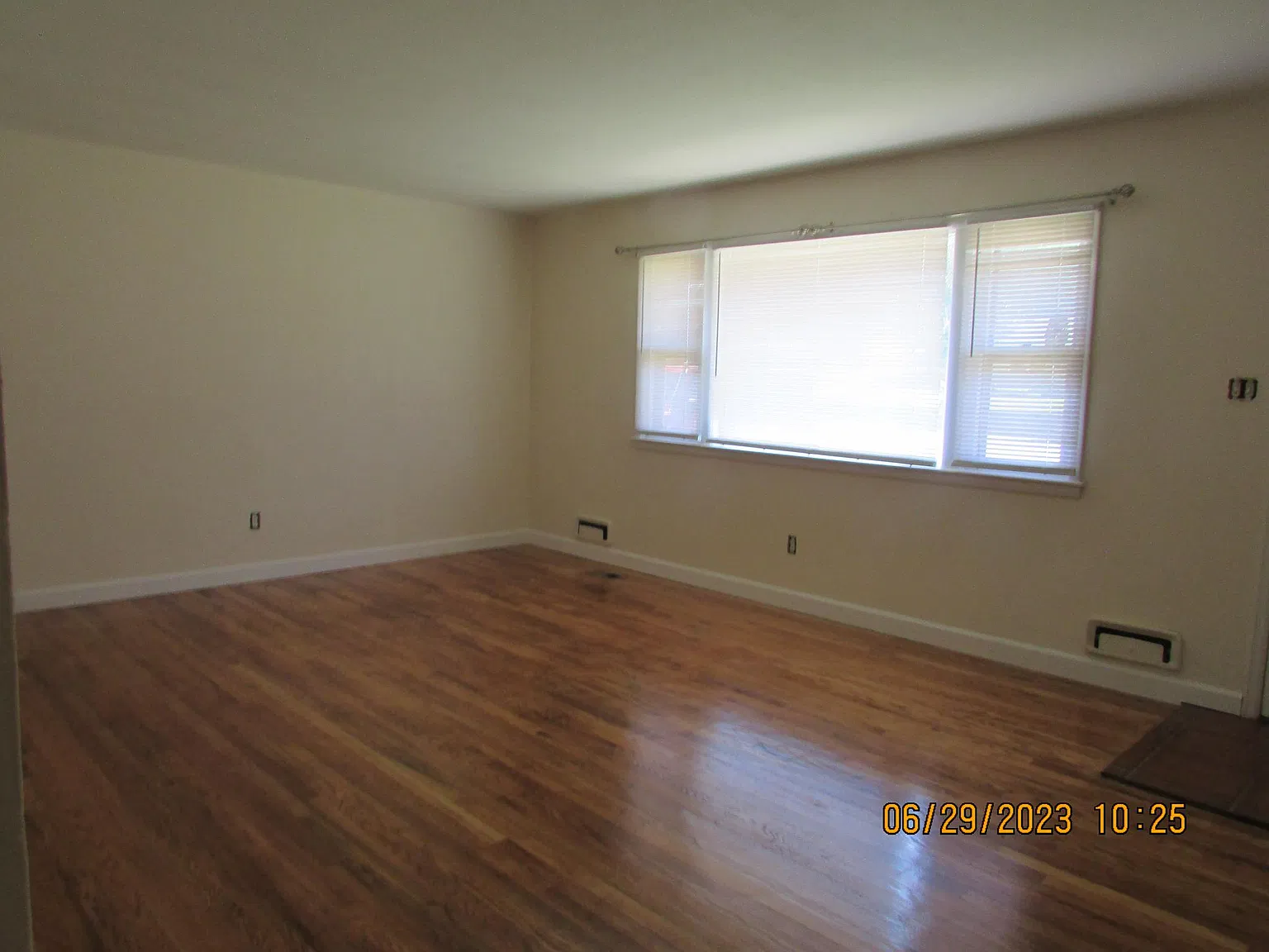 3 bed, 1092 sqft, $1,500 — Photo 4