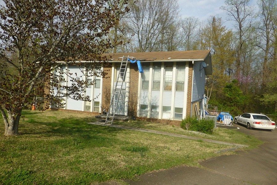 2nd image of 5817 Wexford Ln