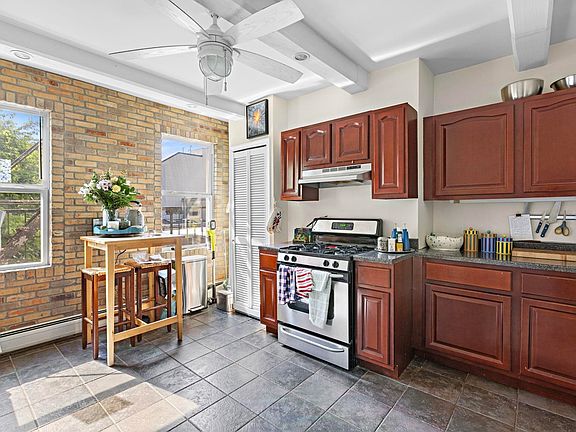 4th image of 43 Coles St APT 3