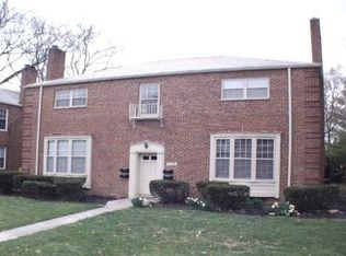 1079 S Cassingham Rd APT D, Bexley, OH 43209