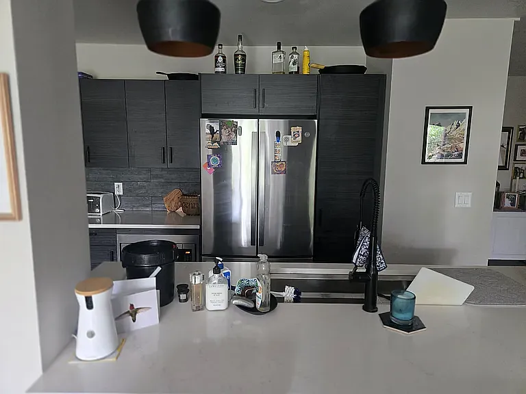 3 bed, 1649 sqft, $4,200 — Photo 2
