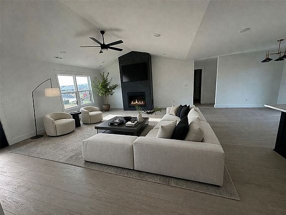 3rd image of 3531 Brahma Dr