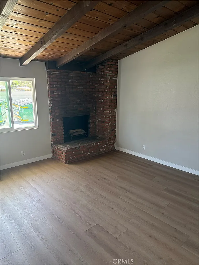 2 bed, 1.5 bath, 900 sqft, $3,500 — Photo 4