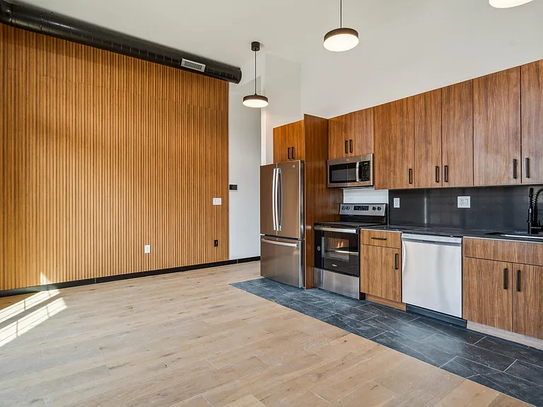 212 Church St #7 — Photo 8
