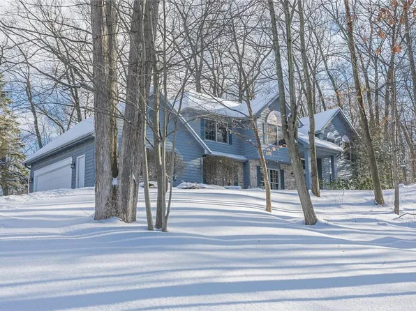 1150 Wellington Dr, Victor, NY 14564