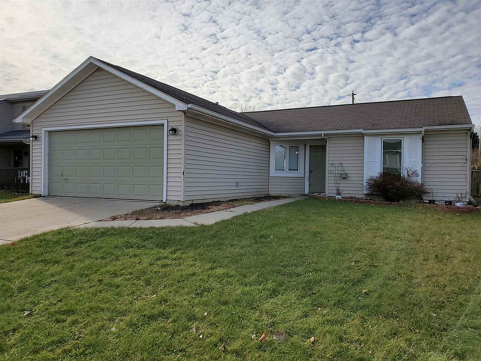 2nd image of 215 Aspen Dr