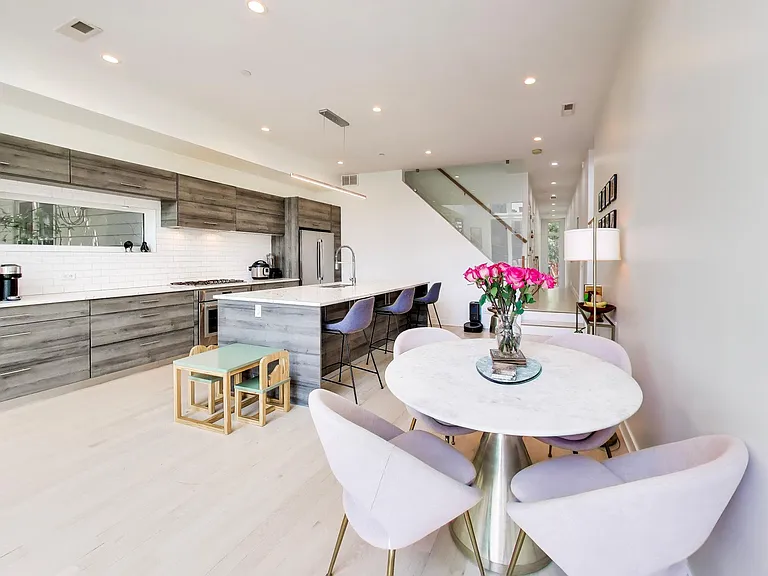 2025 W Crystal St #3 — Photo 5