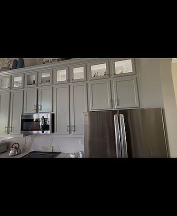 3rd image of 2061 Bancroft Ln