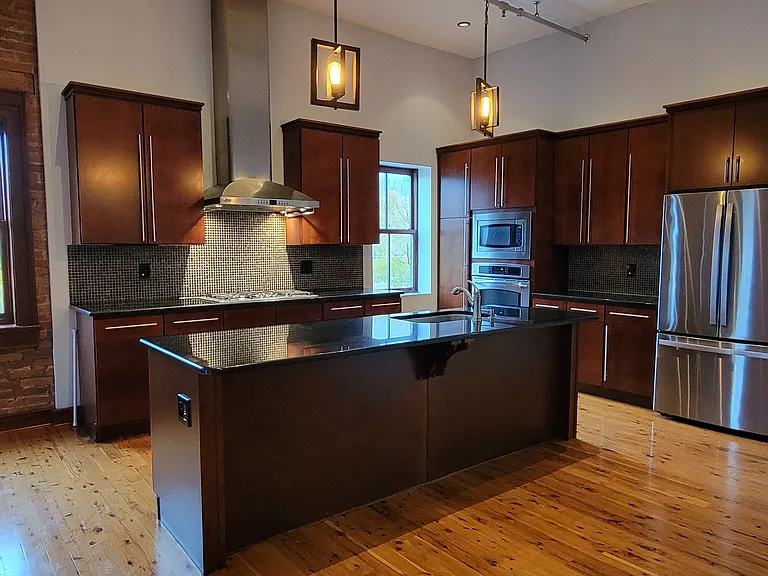 201 W Willow St #1 — Photo 3