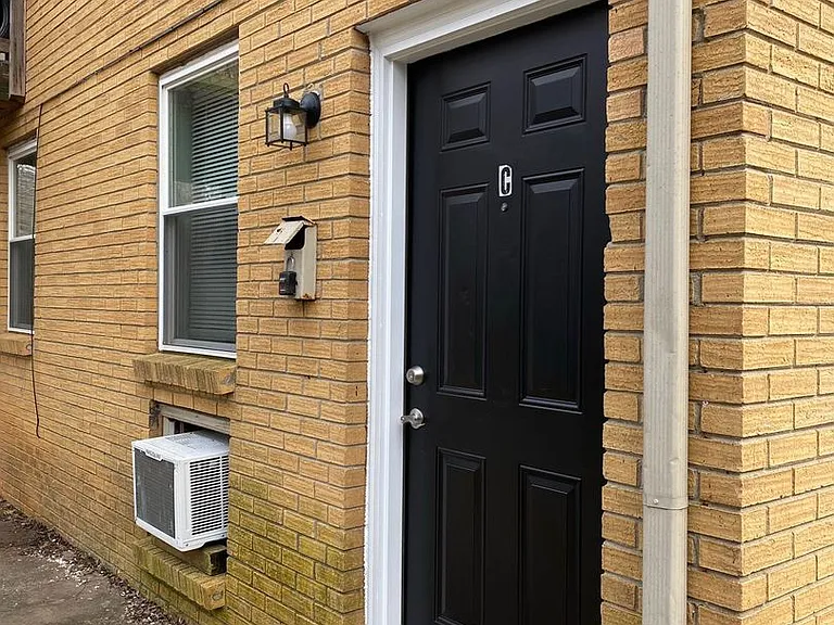 812 Bradley St — Photo 2