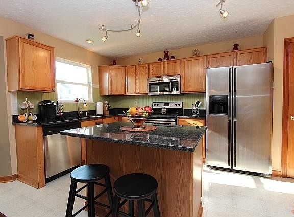 2nd image of 473 Albion St