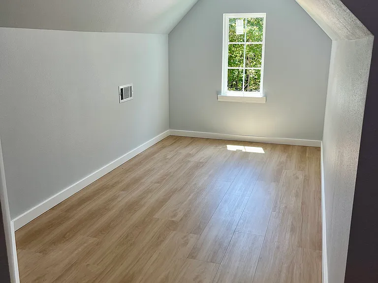 8 Midhurst Ln — Photo 15