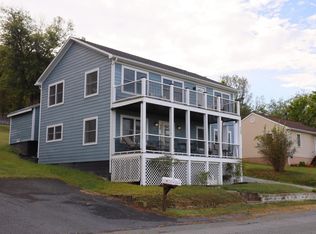 715 Amherst Rd, Staunton, VA 24401