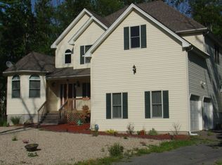 356 Escoll Dr, East Stroudsburg, PA 18301