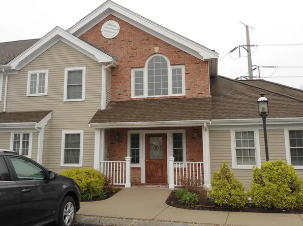 410 Salem St APT 1302, Wakefield, MA 01880