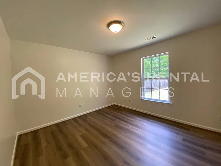 21880 Eastern Valley Rd — Photo 16