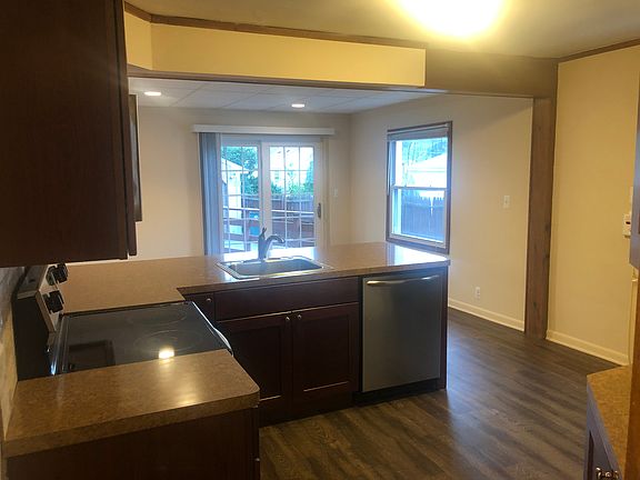 2nd image of 519 E Sunnybrook Dr