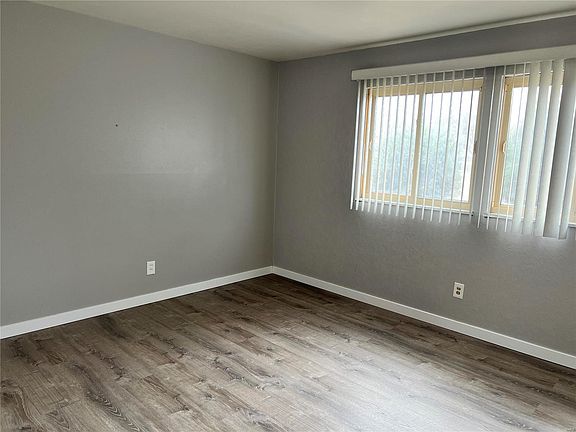 3rd image of 11128 Mammoth Dr