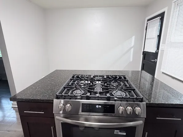 118 Douglas Ave APT 1, Naperville, IL 60540
