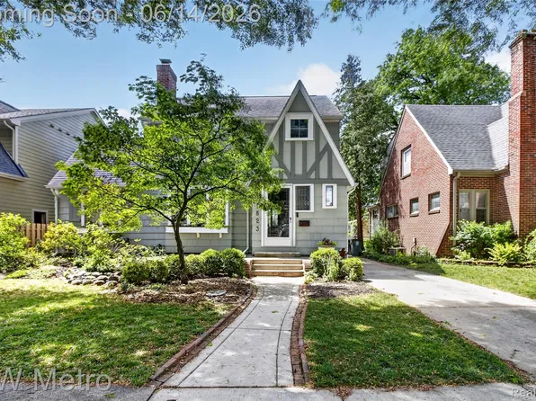 1823 W Houstonia Ave, Royal Oak, MI 48073