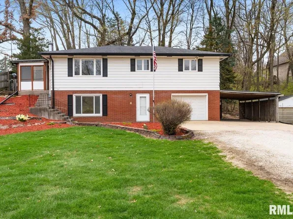 4690 Criswell St, Bettendorf, IA 52722