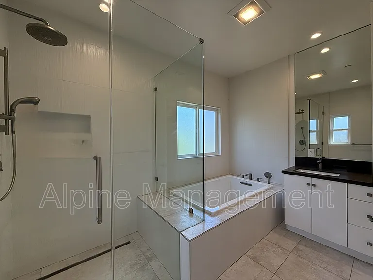 1163 W Iowa Ave — Photo 11