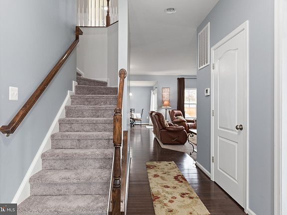 3rd image of 510 Apricot St