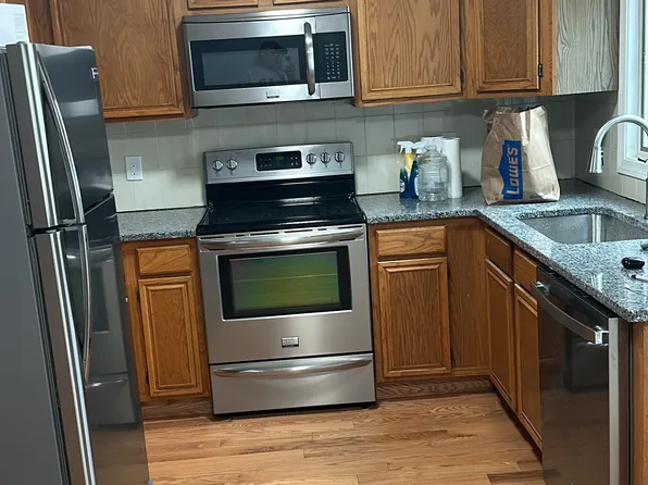 13 Sunflower Cir #108, North Providence, RI 02911
