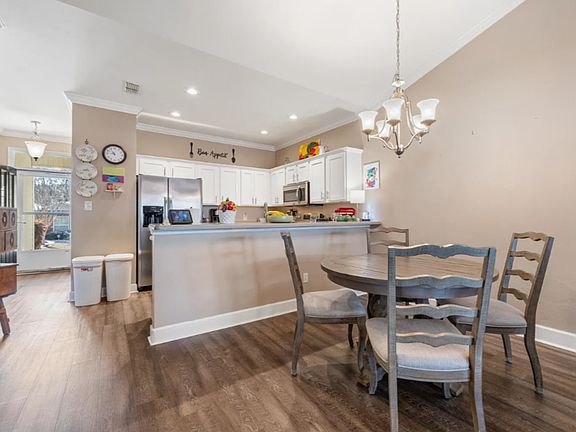 2nd image of 5613 Hampton Hill Cir #1