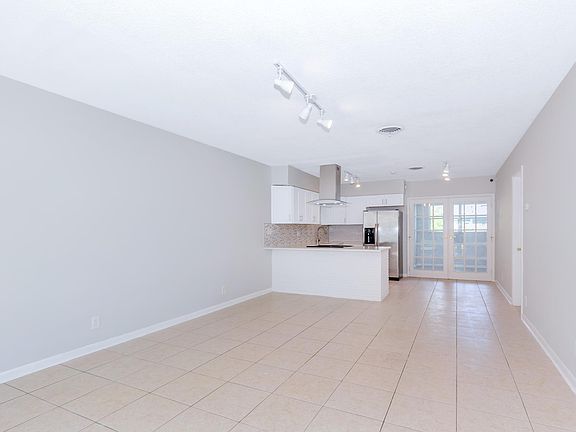 2nd image of 2551 NE 10th St