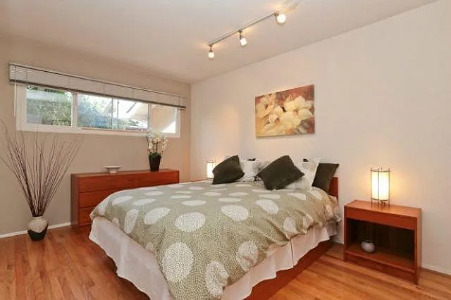 954 Primrose Ave — Photo 7