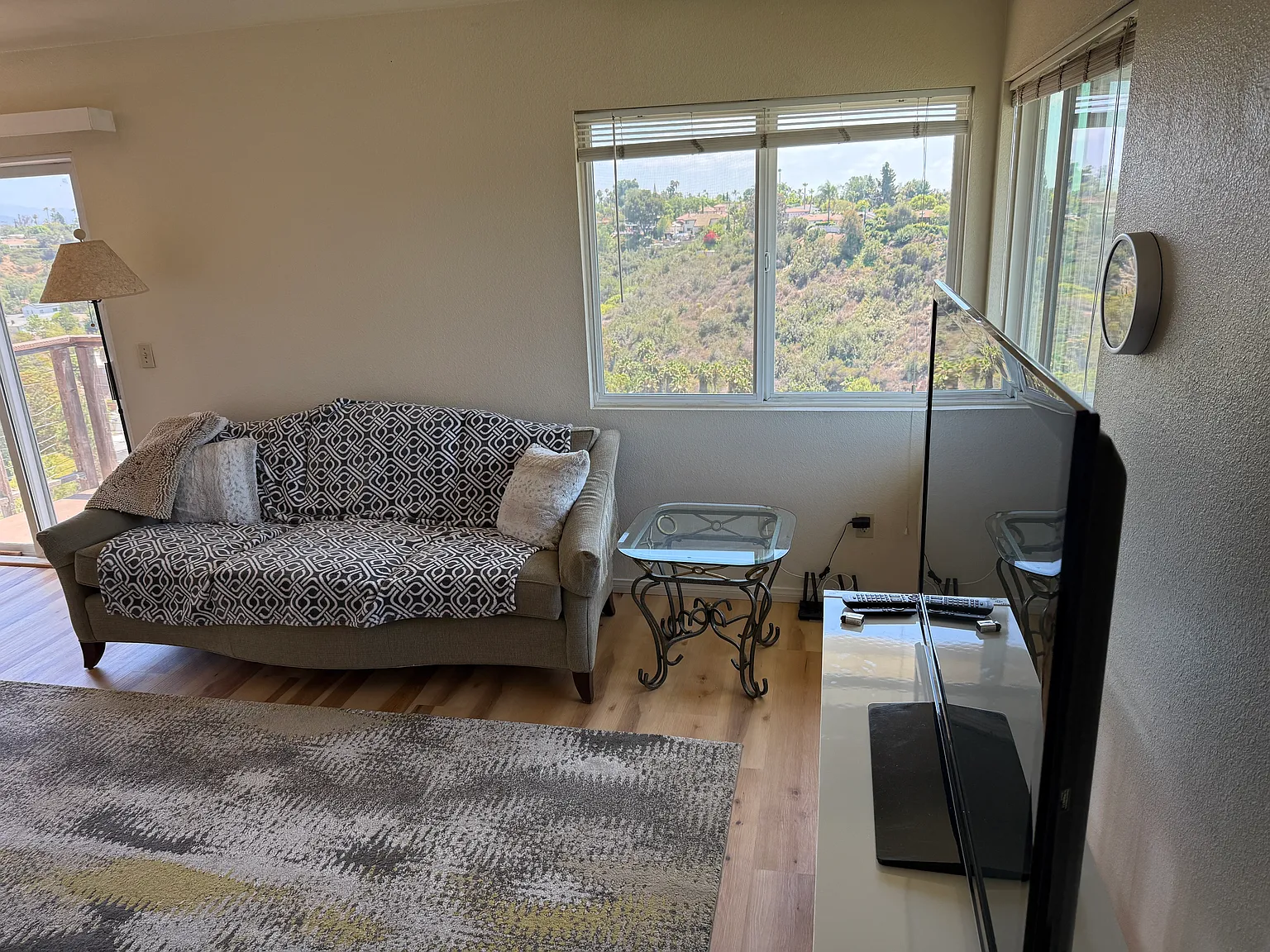 5489 Dorothy Dr — Photo 3