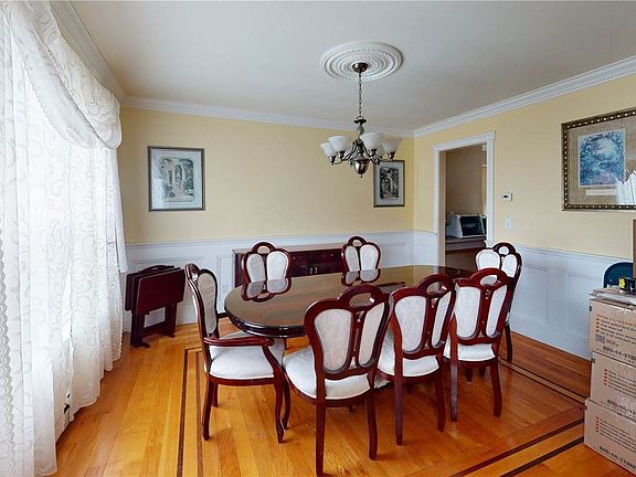 4th image of 58 Winterberry Dr