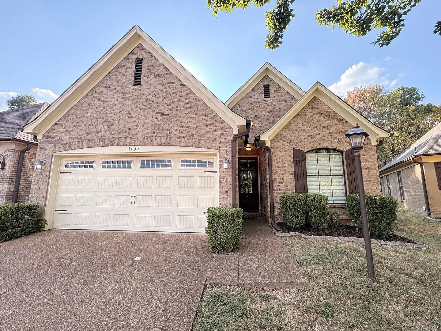 Immaculate Home in Gated Cordova Community with Fenced Yard! — Photo 2
