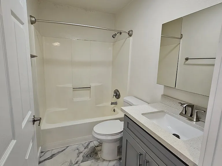 606 N Oxford Ave — Photo 14