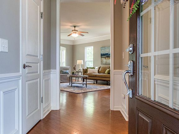 2nd image of 146 Salient Ln
