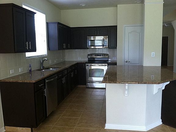 3rd image of 10527 Saratoga Sq