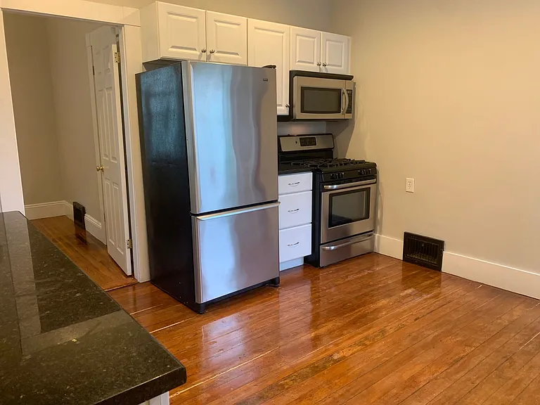 176 Chestnut St #2 — Photo 3