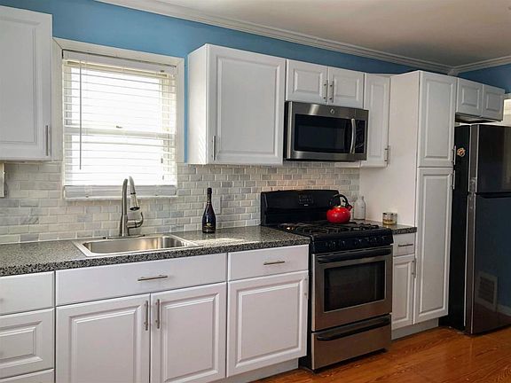 4th image of 50770 N Michigan St