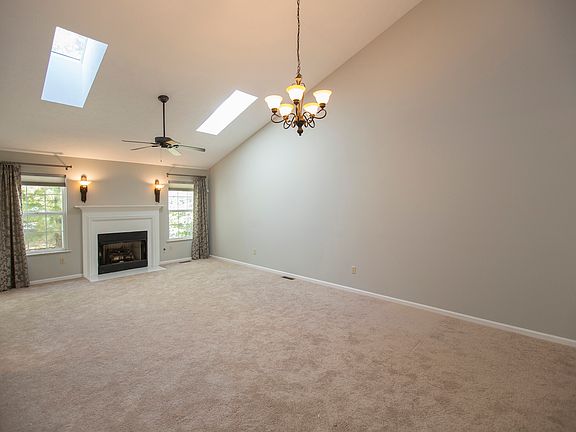 5th image of 2052 E Reserve Cir