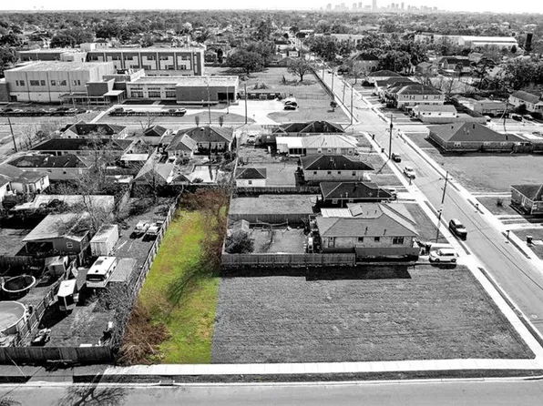 2318 Vienna St, New Orleans, LA 70122