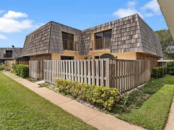 1022 Royal Oak Blvd, Leesburg, FL 34748