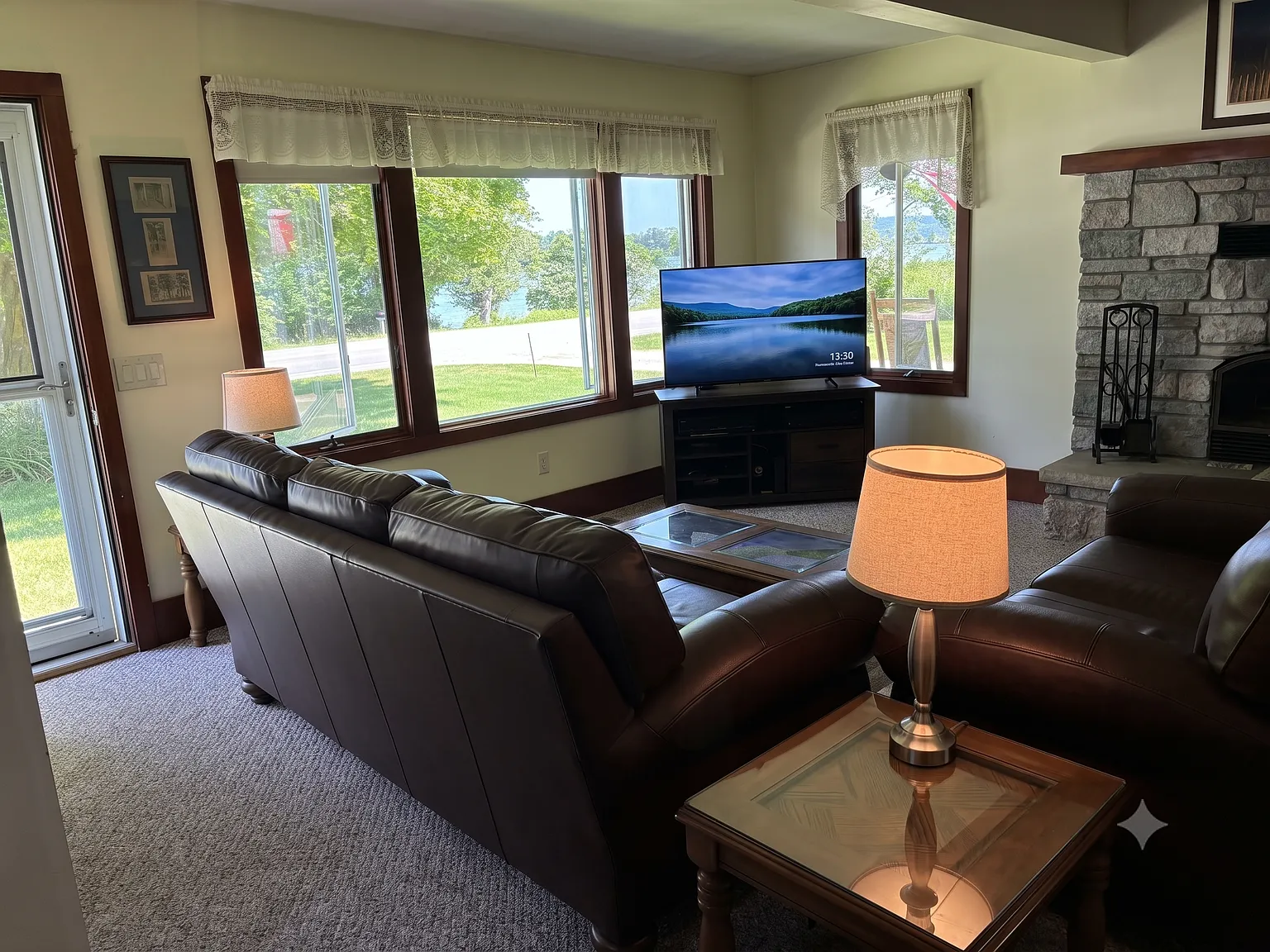 3 bed, 1400 sqft, $1,950 — Photo 2