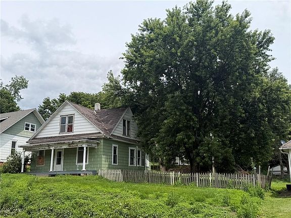 2nd image of 3205 S 22nd St