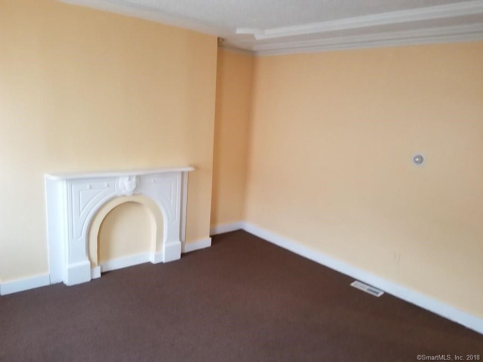 1st image of 88 Daggett St APT 1
