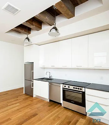 Rented by EXR | media 21